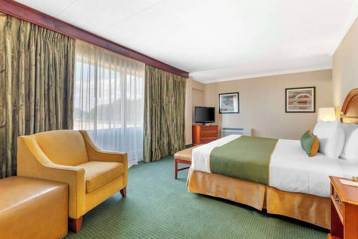 Room 4 of 31