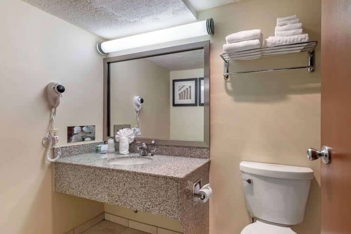 Room 18 of 31