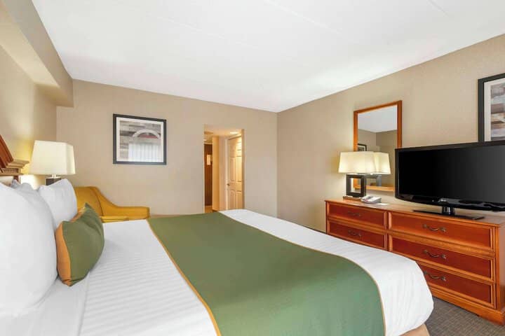 Room 9 of 31