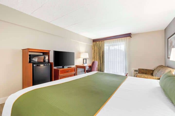 Room 5 of 31